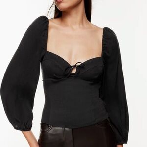 Aritzia Wilfred Novella top in black! Size small.